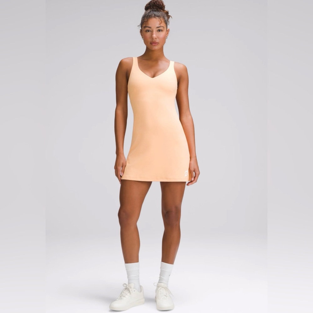 Lululemon Peloton Peach Align Dress
Built in shorts
NEW W TAGS
Size 6